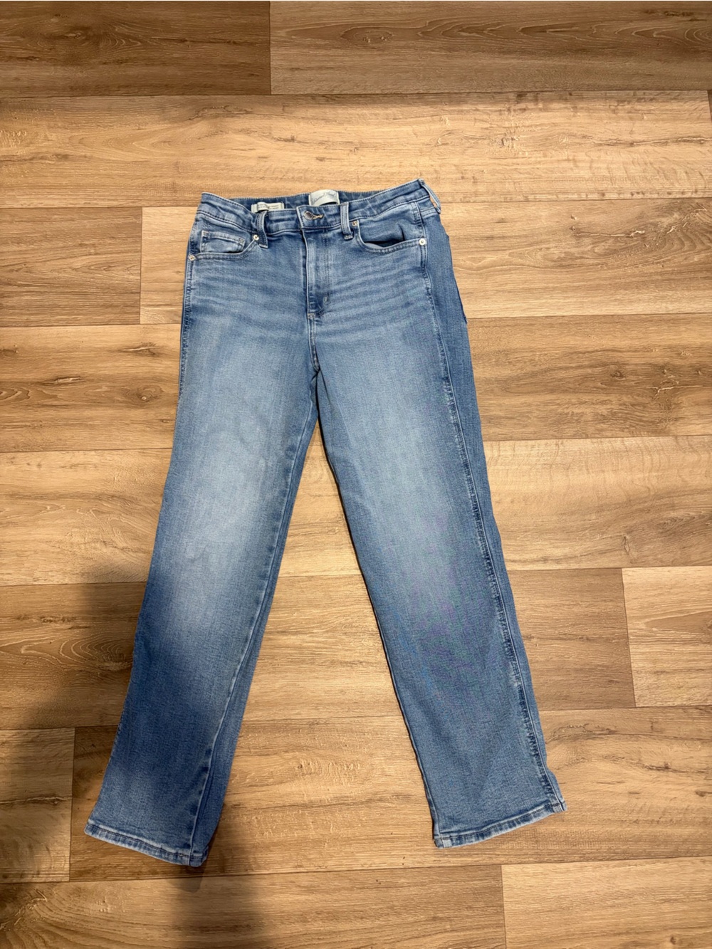 Universal Thread Women’s High Rise EveryDay Straight Jeans